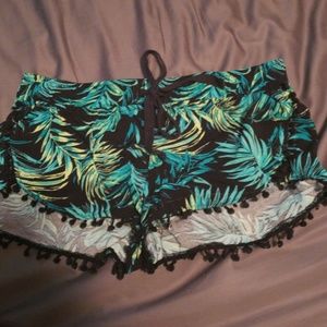 Miken palm leaf short